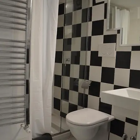 Guest house Muta House 3*