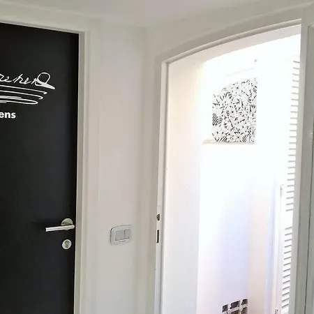 Muta House Pensionat 3*