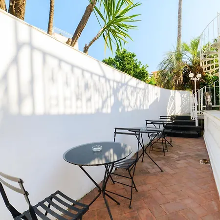 Muta House 3* סורנטו