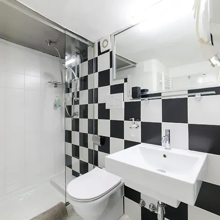 Muta House בית הארחה