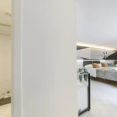 בית הארחה Muta House 3*