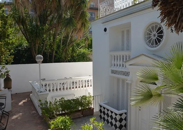 Guest house Muta House